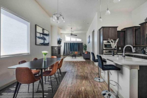 Modern Home w4BR Next to Netflix, Airport, Casino